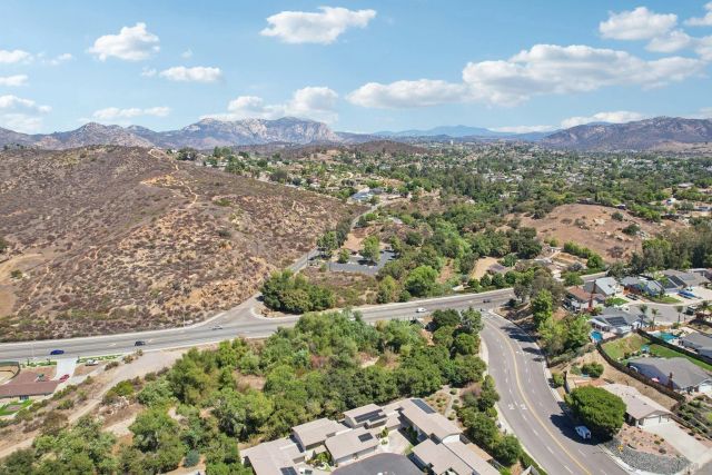 9055 Calle Lucia, Lakeside, CA 92040