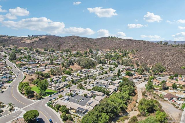 9055 Calle Lucia, Lakeside, CA 92040