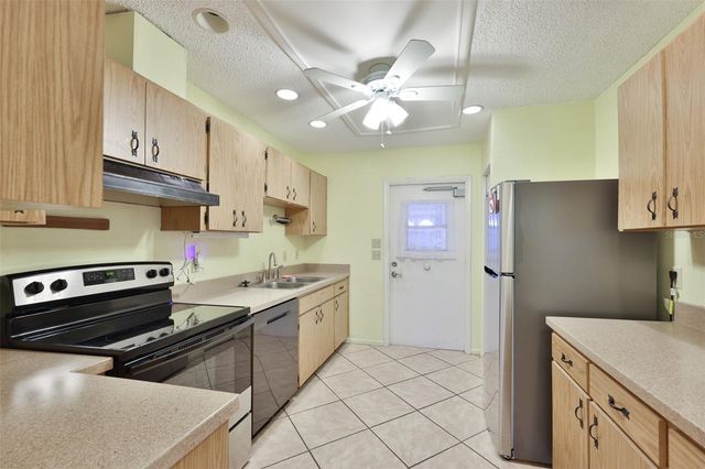 603 LA JOLLA AVENUE, Sun City Center, FL 33573