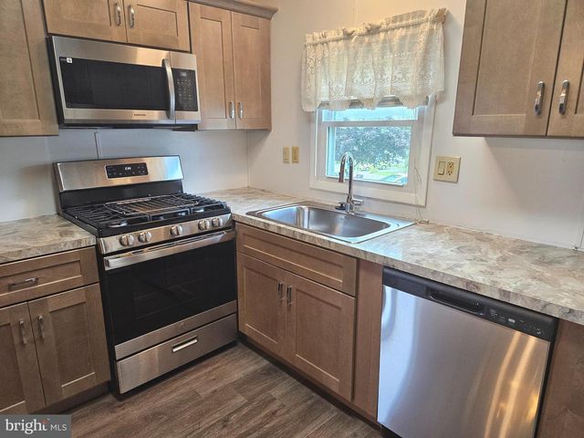 20 MEADOW RUN PL, Harrisburg, PA 17112