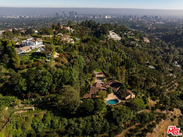 1037 Bel Air Court, Los Angeles, CA 90077