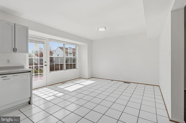 46695 SANDALWOOD SQ, Sterling, VA 20164