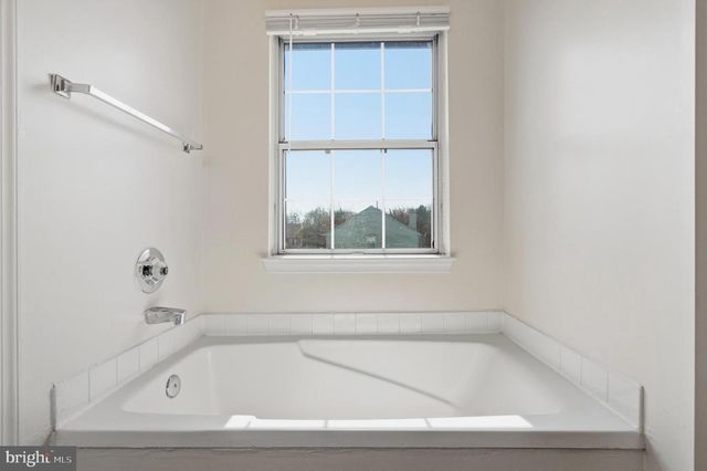 46695 SANDALWOOD SQ, Sterling, VA 20164