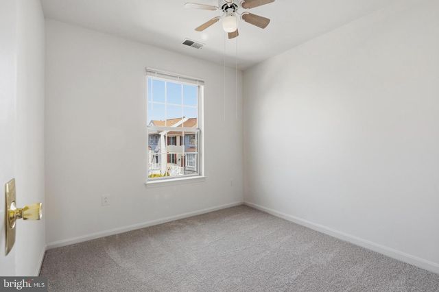 46695 SANDALWOOD SQ, Sterling, VA 20164