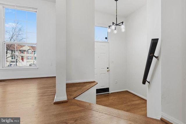 46695 SANDALWOOD SQ, Sterling, VA 20164