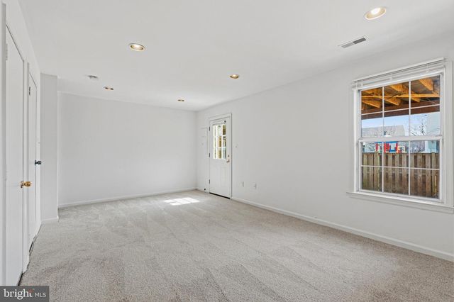 46695 SANDALWOOD SQ, Sterling, VA 20164