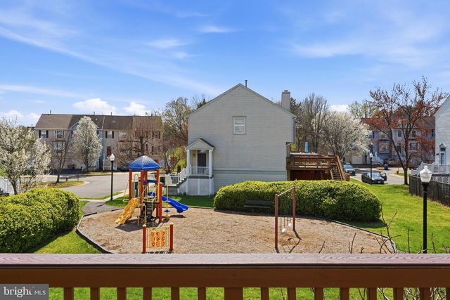 46695 SANDALWOOD SQ, Sterling, VA 20164