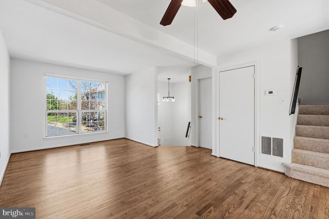 46695 SANDALWOOD SQ, Sterling, VA 20164