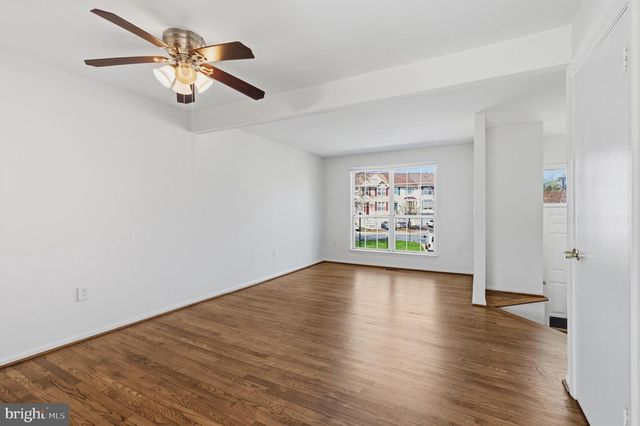 46695 SANDALWOOD SQ, Sterling, VA 20164