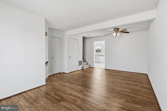 46695 SANDALWOOD SQ, Sterling, VA 20164