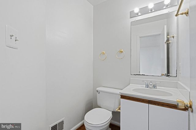 46695 SANDALWOOD SQ, Sterling, VA 20164