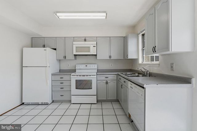 46695 SANDALWOOD SQ, Sterling, VA 20164