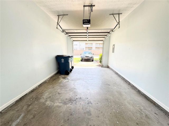 109 Oak Green Drive, Lawrenceville, GA 30044