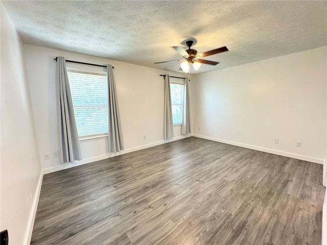 109 Oak Green Drive, Lawrenceville, GA 30044