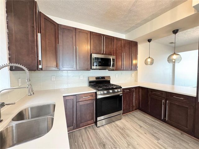 109 Oak Green Drive, Lawrenceville, GA 30044