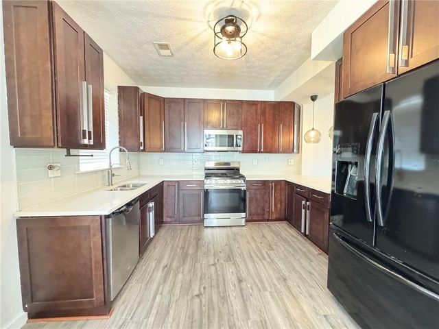 109 Oak Green Drive, Lawrenceville, GA 30044