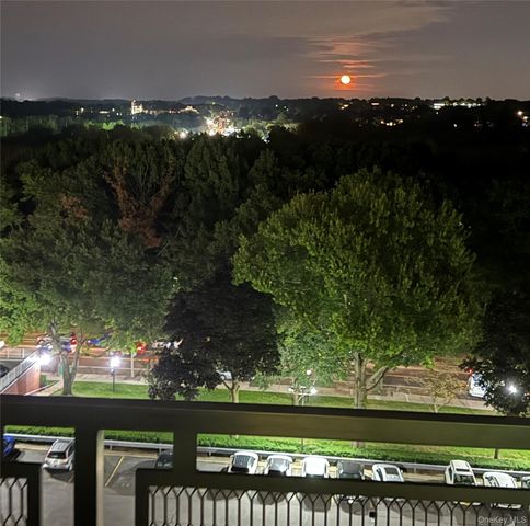 220-55 46TH Avenue 10D, Bayside, NY 11361