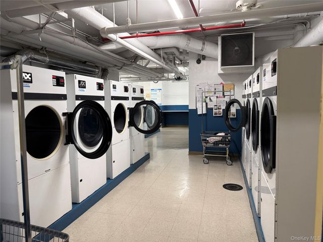 220-55 46TH Avenue 10D, Bayside, NY 11361