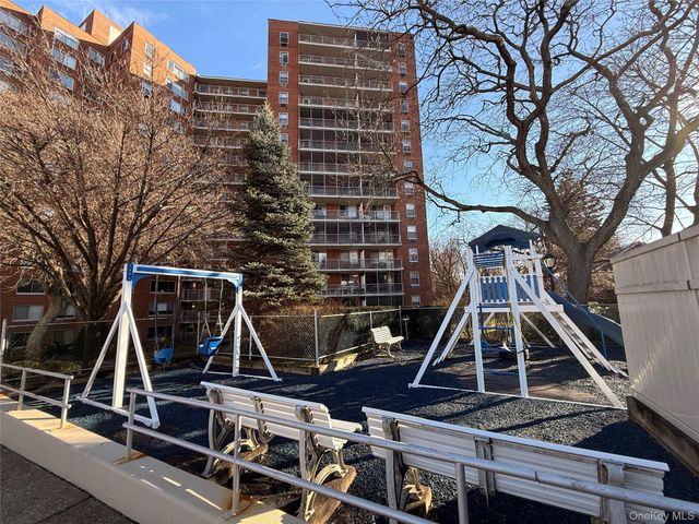 220-55 46TH Avenue 10D, Bayside, NY 11361