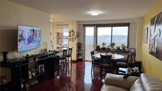 220-55 46TH Avenue 10D, Bayside, NY 11361