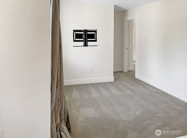 707 Newport Court NE, Renton, WA 98056