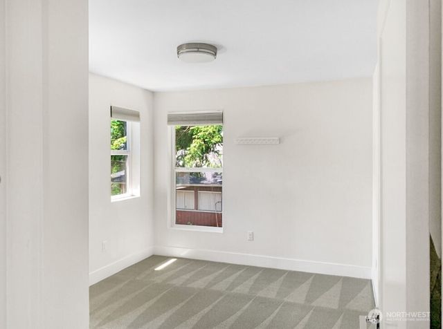 707 Newport Court NE, Renton, WA 98056