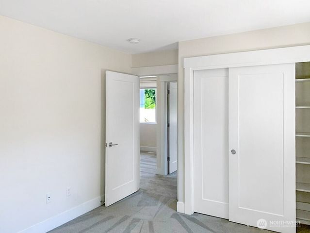 707 Newport Court NE, Renton, WA 98056