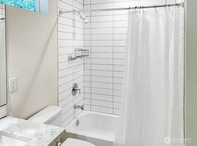 707 Newport Court NE, Renton, WA 98056