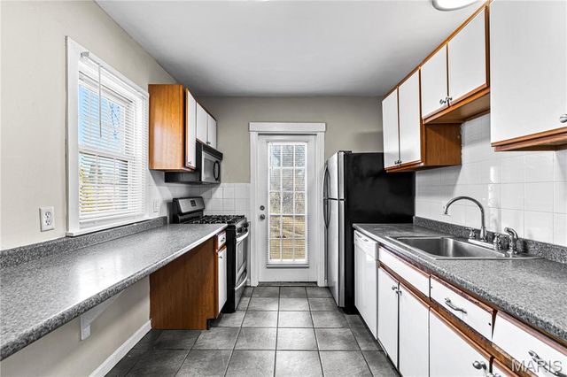 4 S Dellwood Avenue, Dellwood, MO 63135