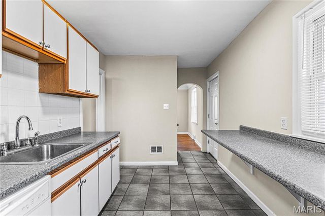 4 S Dellwood Avenue, Dellwood, MO 63135