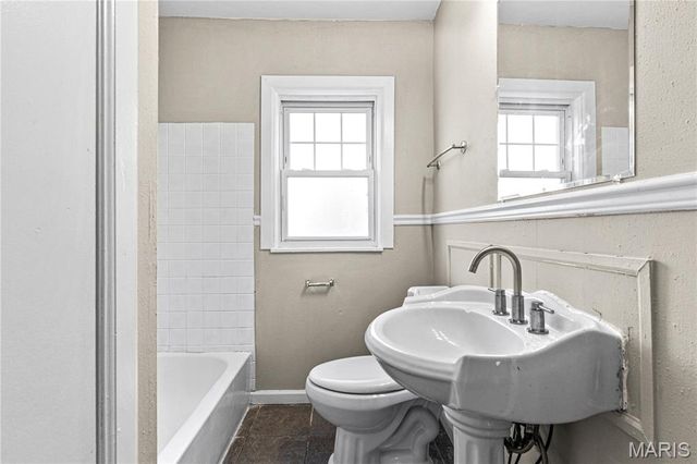 4 S Dellwood Avenue, Dellwood, MO 63135