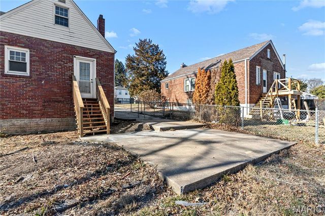 4 S Dellwood Avenue, Dellwood, MO 63135