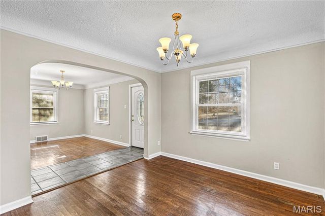 4 S Dellwood Avenue, Dellwood, MO 63135