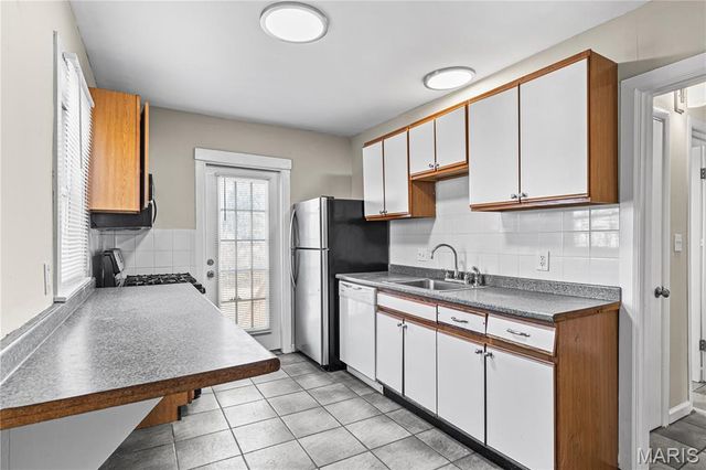 4 S Dellwood Avenue, Dellwood, MO 63135