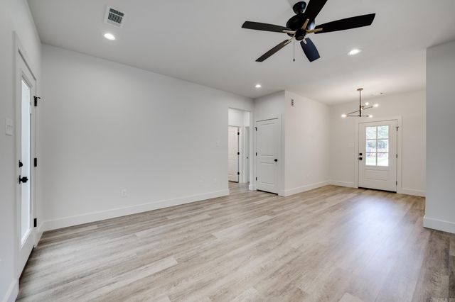 8 Dandelion Drive, Greenbrier, AR 72058