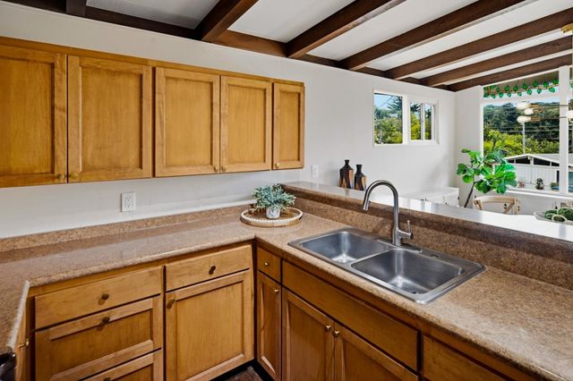 831 Arlington Place, Del Rey Oaks, CA 93940