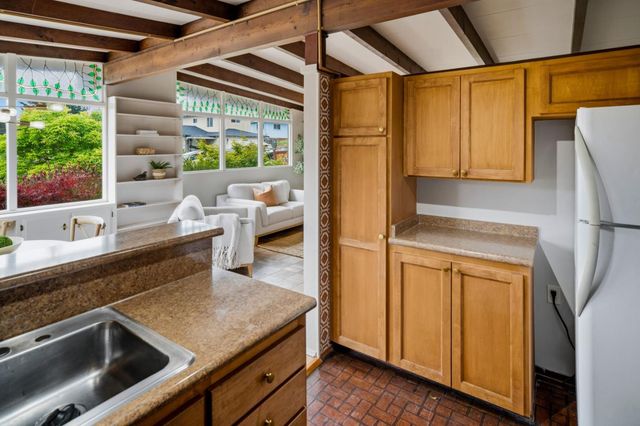 831 Arlington Place, Del Rey Oaks, CA 93940