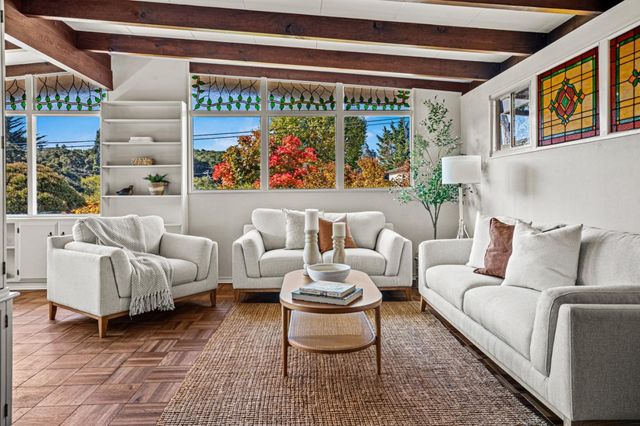 831 Arlington Place, Del Rey Oaks, CA 93940
