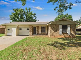 1409 AMHERST STREET, Burkburnett, TX 76354