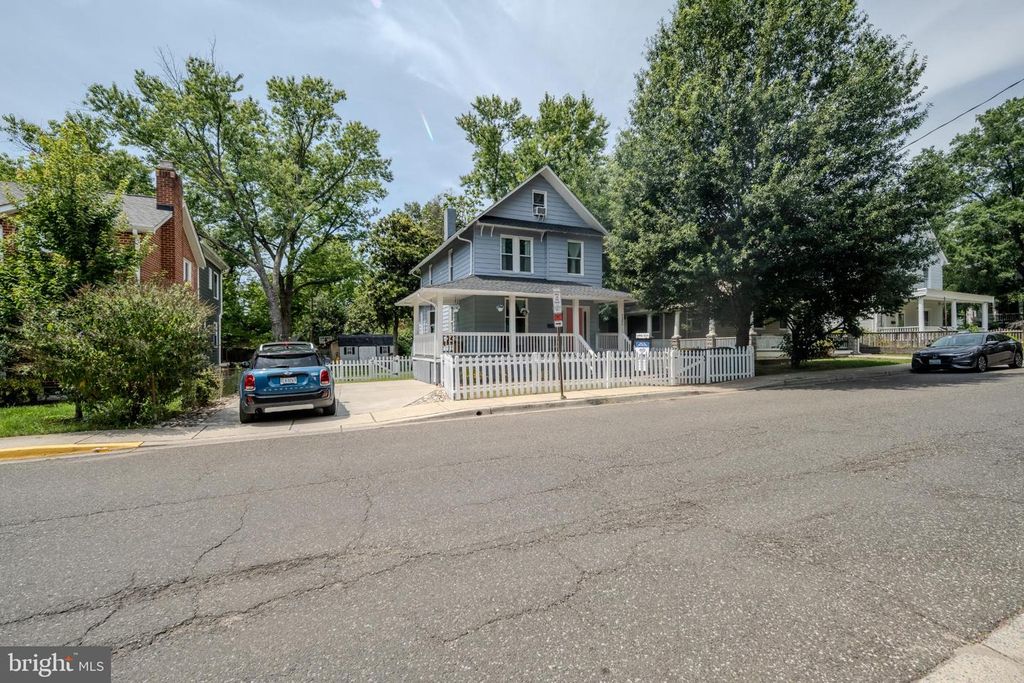 5204 42ND AVE, Hyattsville, MD 20781