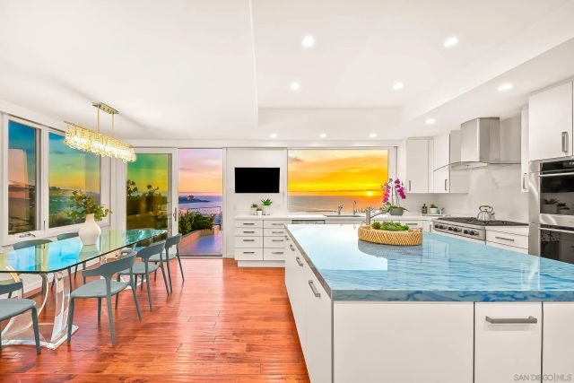 8430 Whale Watch, La Jolla, CA 92037