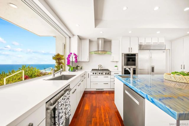 8430 Whale Watch, La Jolla, CA 92037