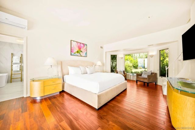8430 Whale Watch, La Jolla, CA 92037