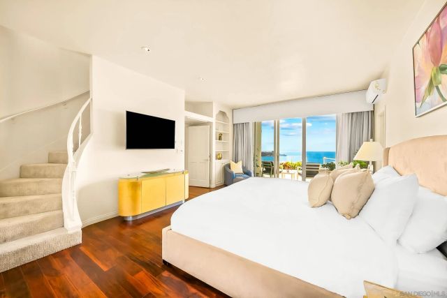 8430 Whale Watch, La Jolla, CA 92037