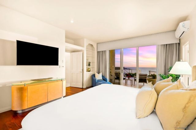 8430 Whale Watch, La Jolla, CA 92037