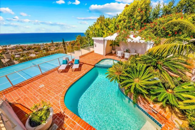 8430 Whale Watch, La Jolla, CA 92037