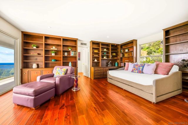8430 Whale Watch, La Jolla, CA 92037
