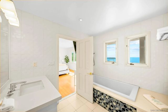 8430 Whale Watch, La Jolla, CA 92037