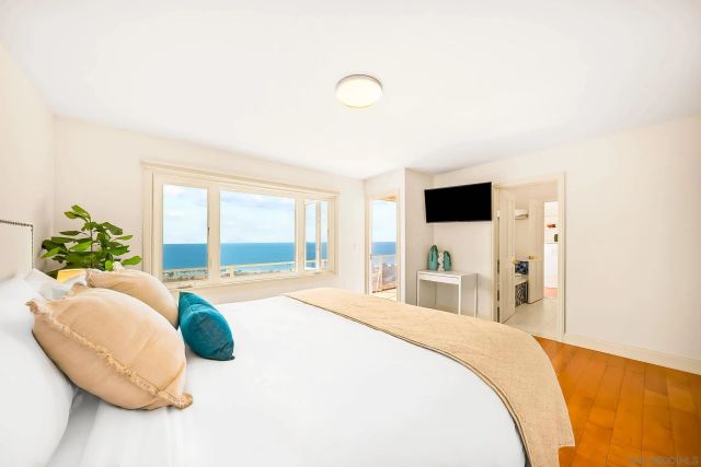 8430 Whale Watch, La Jolla, CA 92037
