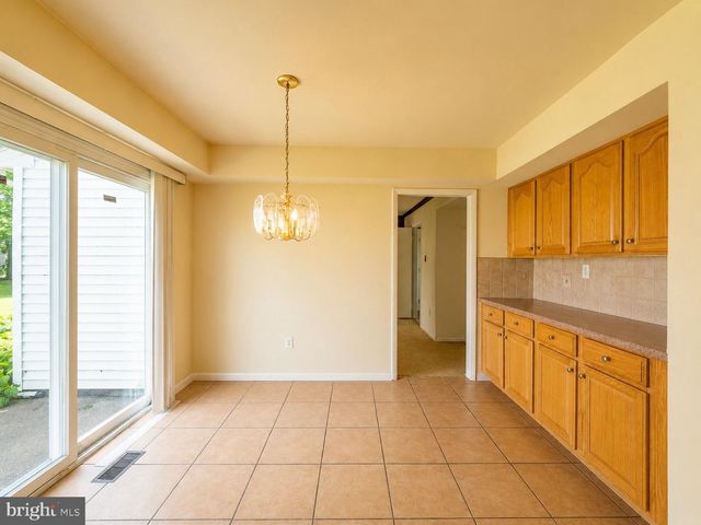 33 TIMBER LN, Willingboro, NJ 08046